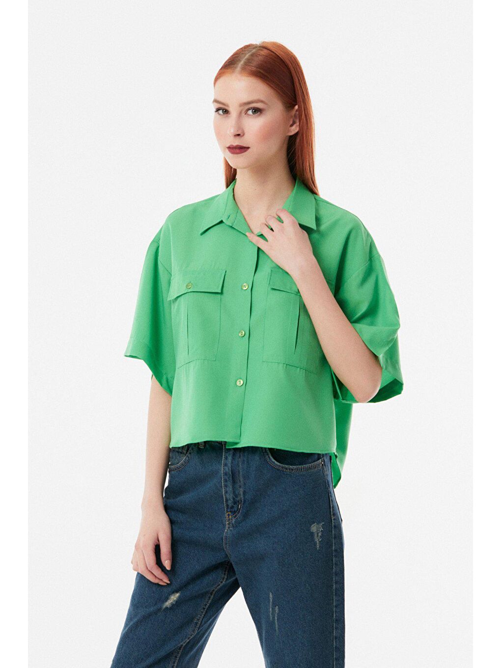 Yeşil Arkası Uzun Önü Kısa Çift Cepli Salaş Gömlek
