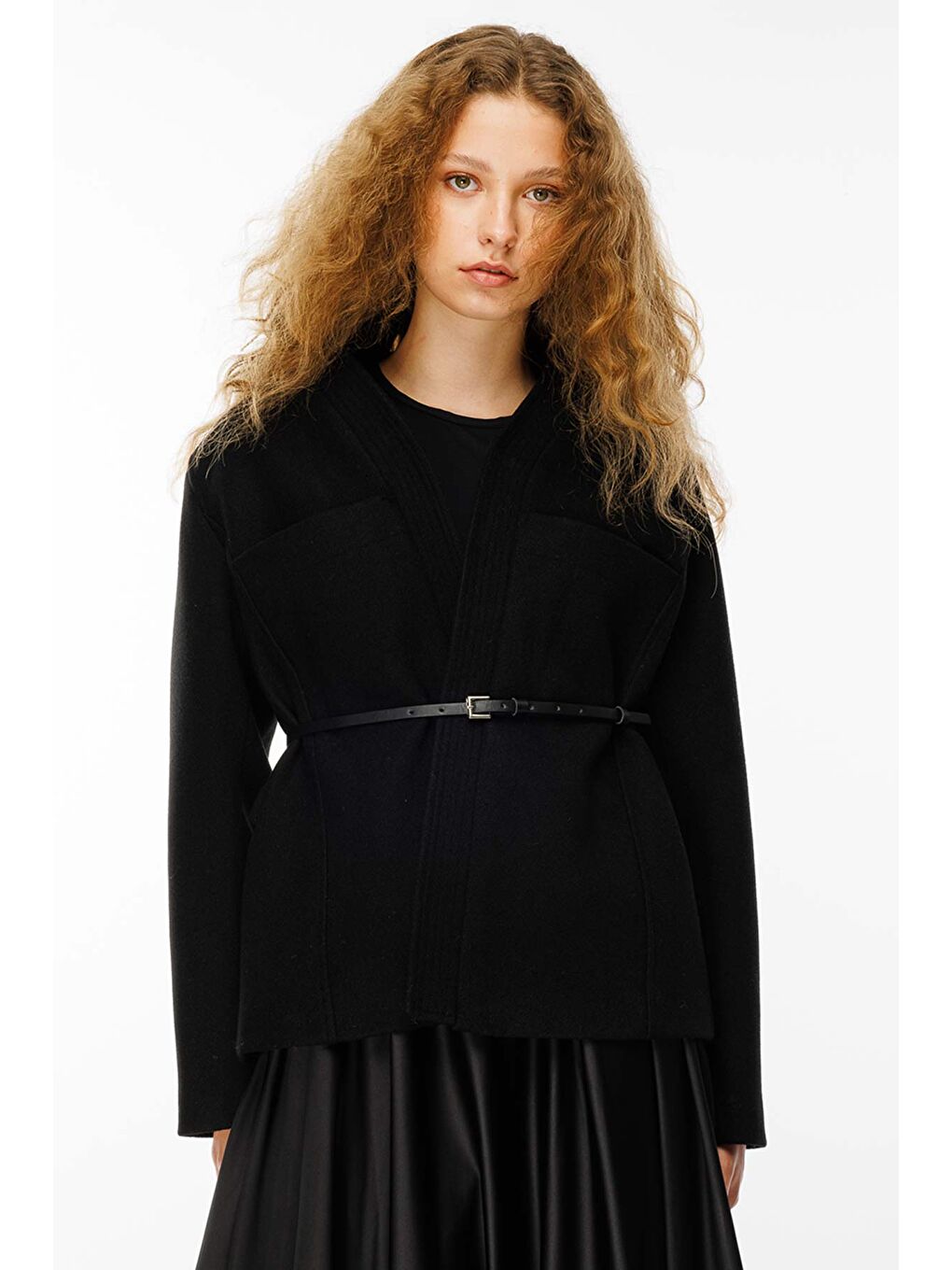 Kontrast Deri Kemerli Siyah Ceket-4