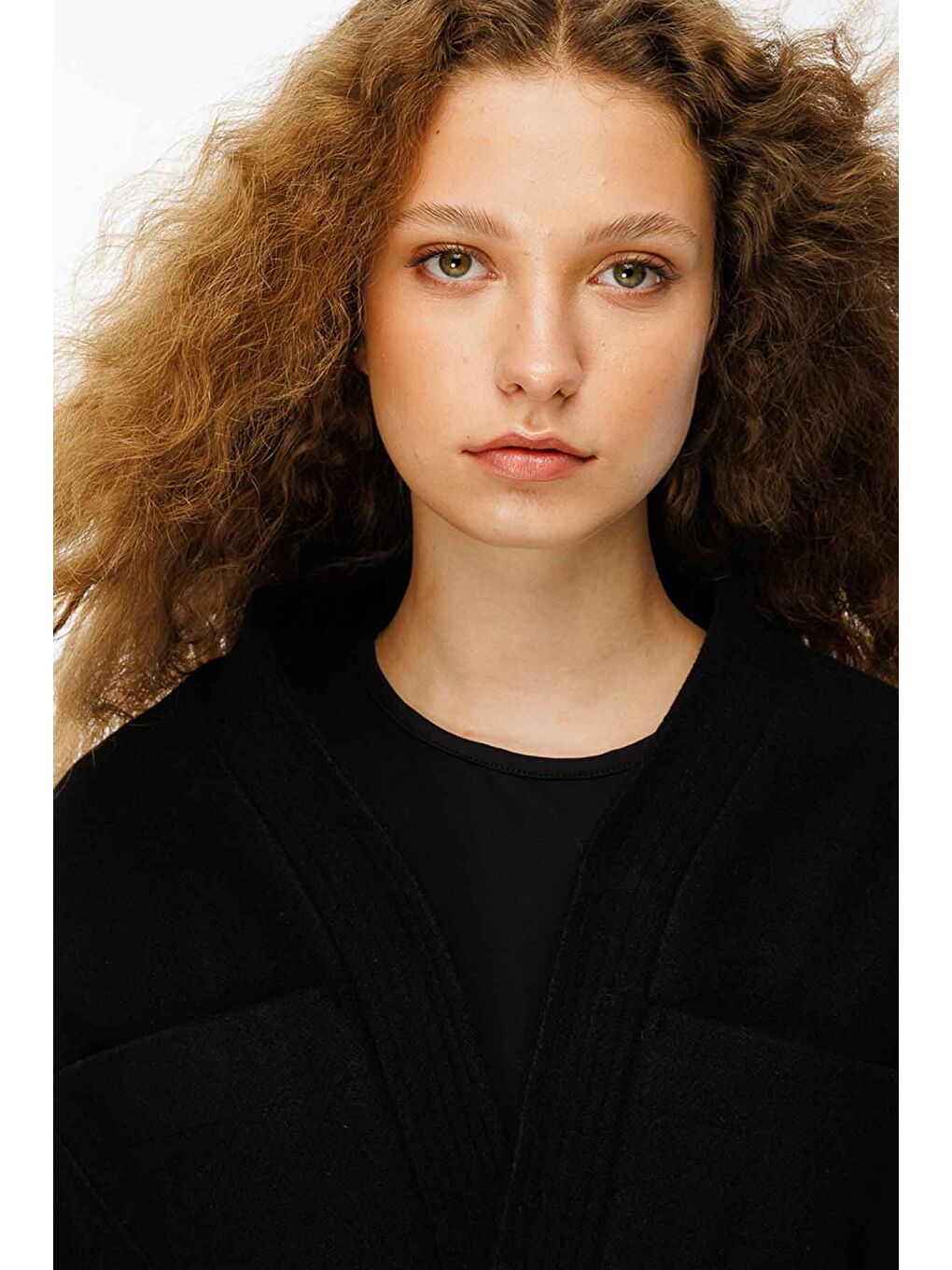 Kontrast Deri Kemerli Siyah Ceket-6