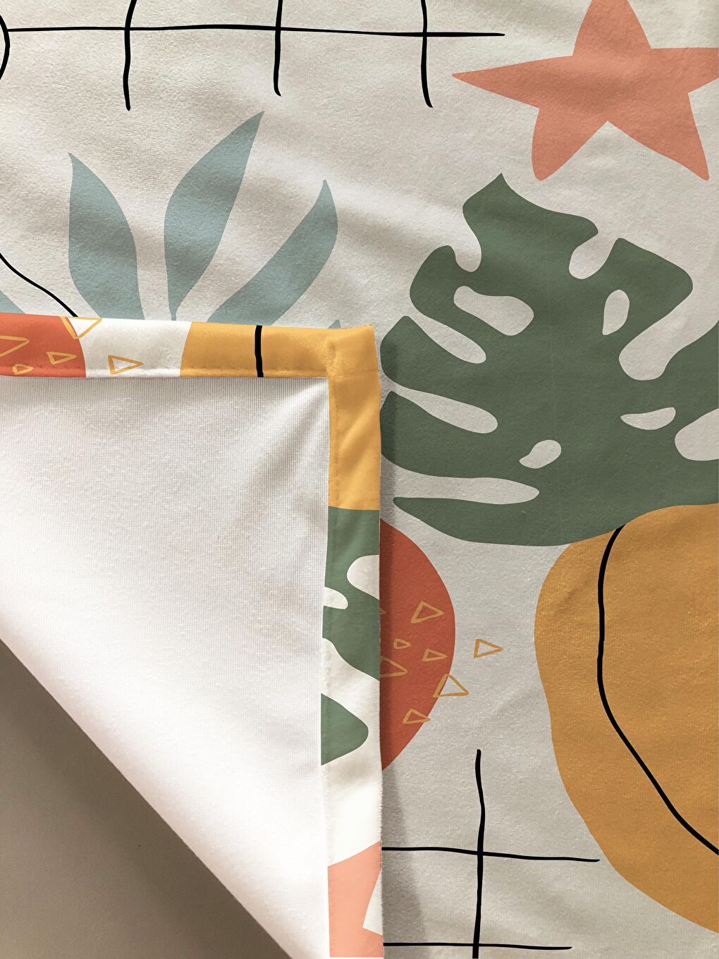 Karışık Geometrik Desenli Masa Örtüsü Beyaz-1