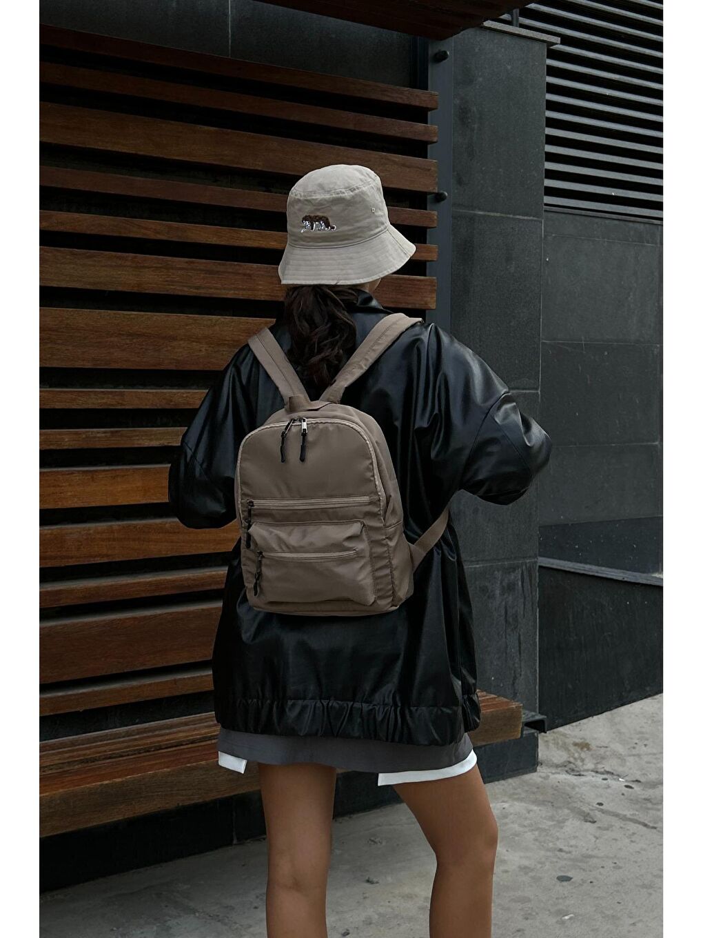 Bej Çok Bölmeli Su İtici Özellikli Sırt Çantası ASC003-2