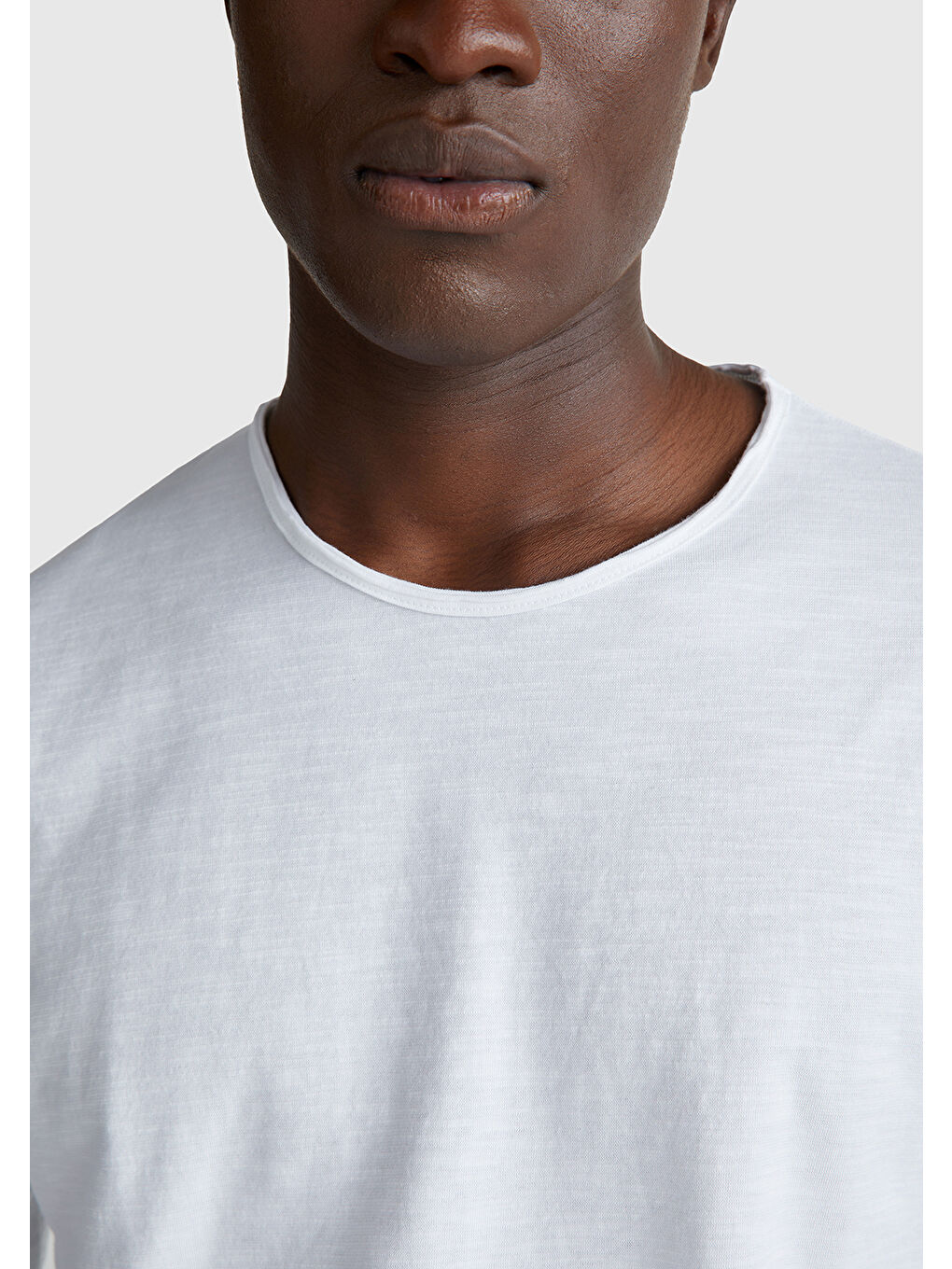 Erkek Beyaz Bisiklet Yaka Slub Tişört-4