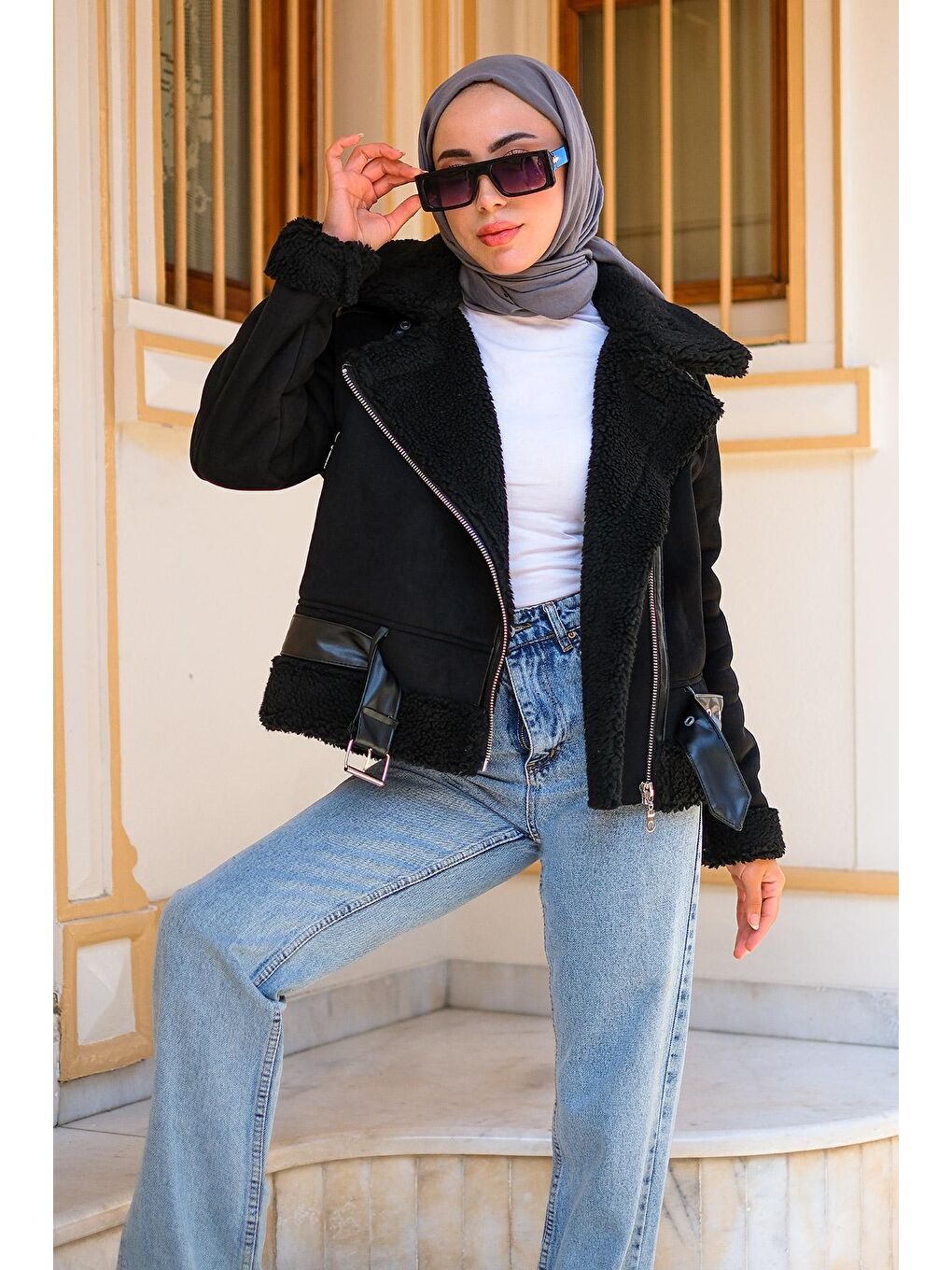 Kadın Yakası Kürklü Çapraz Fermuar Süet Kaban Siyah