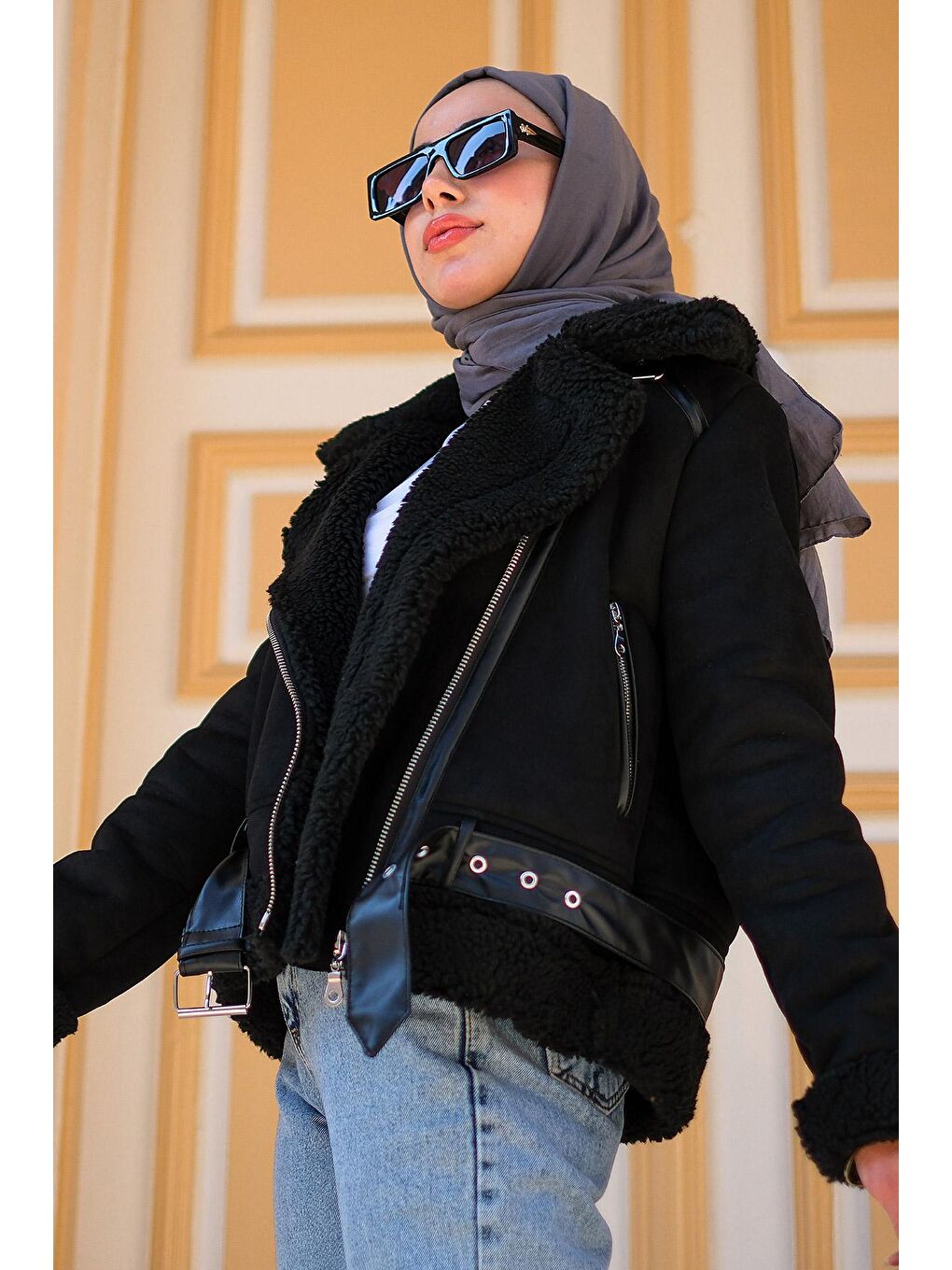 Kadın Yakası Kürklü Çapraz Fermuar Süet Kaban Siyah-1