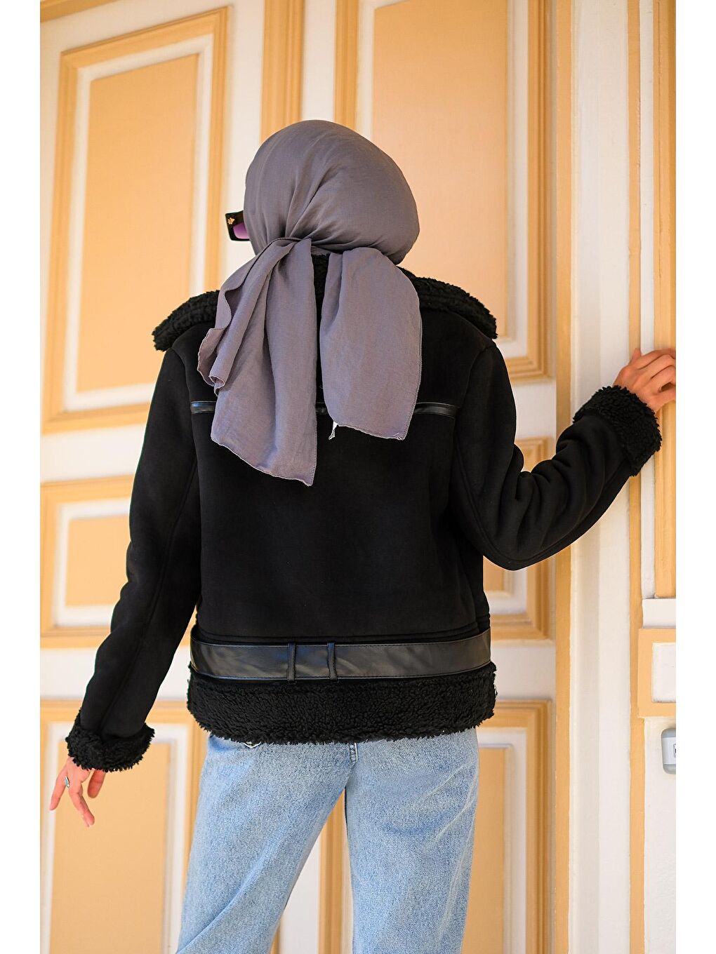 Kadın Yakası Kürklü Çapraz Fermuar Süet Kaban Siyah-3