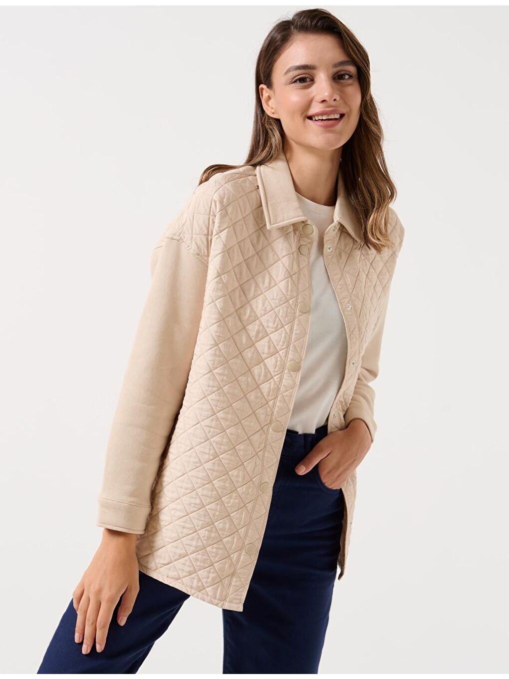 Bej Düz Kesim Gömlek Yaka Kapitoneli Örme Ceket-1