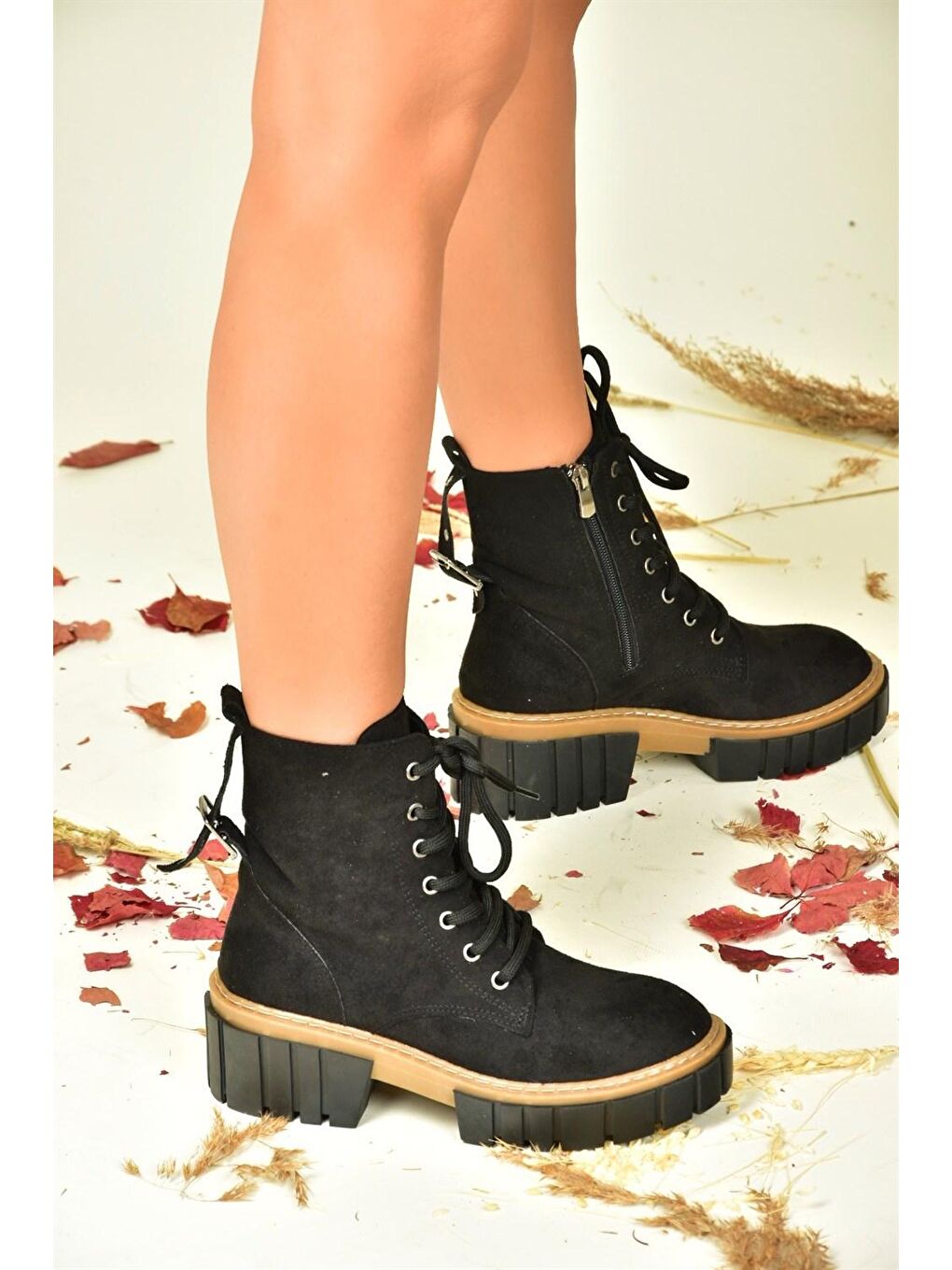 N8202002 Siyah Kadın Bot-1