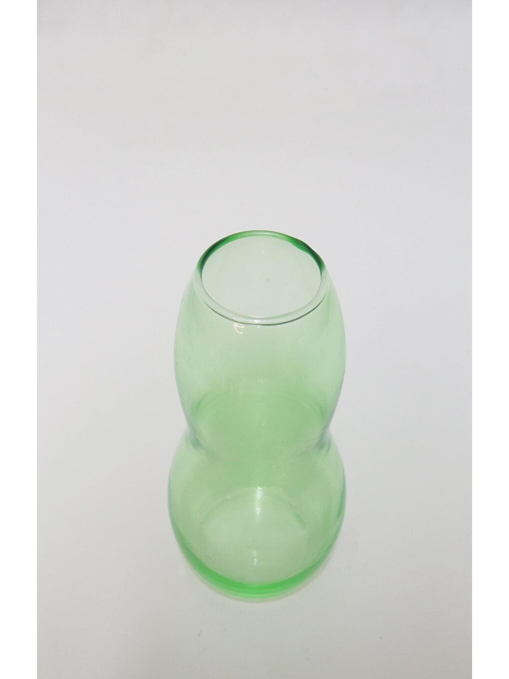 El Yapımı Yeşil Üfleme Boğumlu Cam Vazo (17 cm)-1