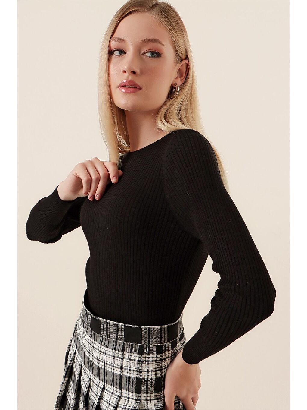 Kadın Siyah Sıfır Yaka Fitilli Basic Body Triko Kazak-2