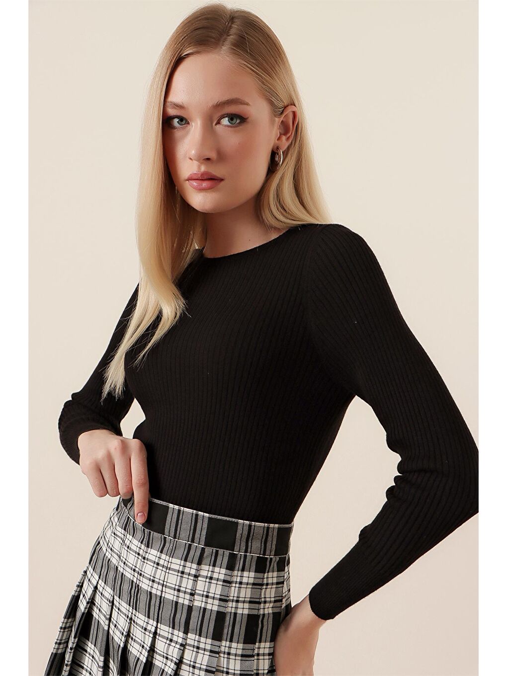 Kadın Siyah Sıfır Yaka Fitilli Basic Body Triko Kazak-3