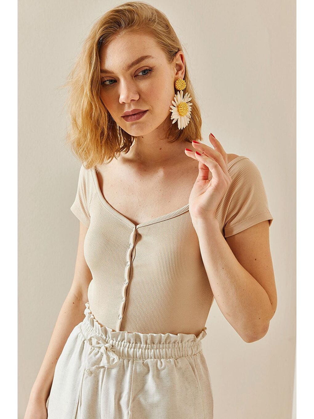 Bej Çıtçıt Düğmeli Kayık Yaka Bluz 3YXK2-47298-25-3