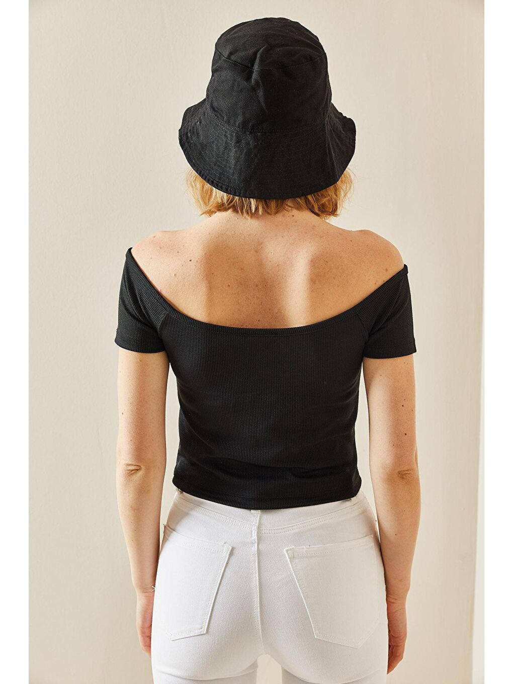 Siyah Çıtçıt Düğmeli Kayık Yaka Bluz 3YXK2-47298-02-4