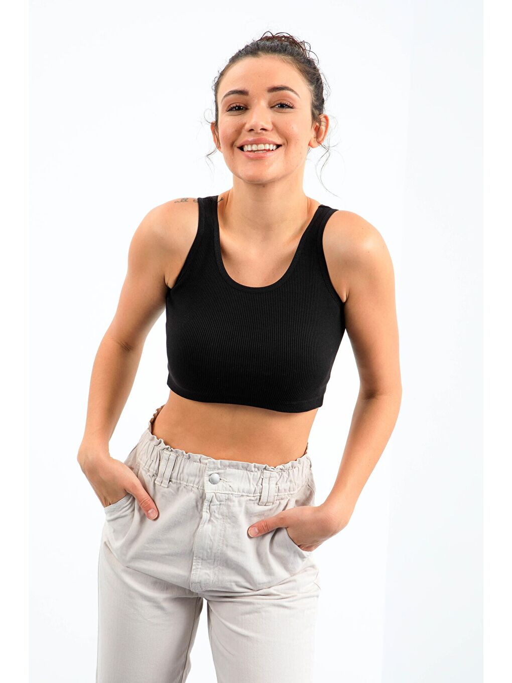 Siyah Basic Sıfır Kol Dar Kalıp U Yaka Kadın Crop Top Atlet - 97160-3