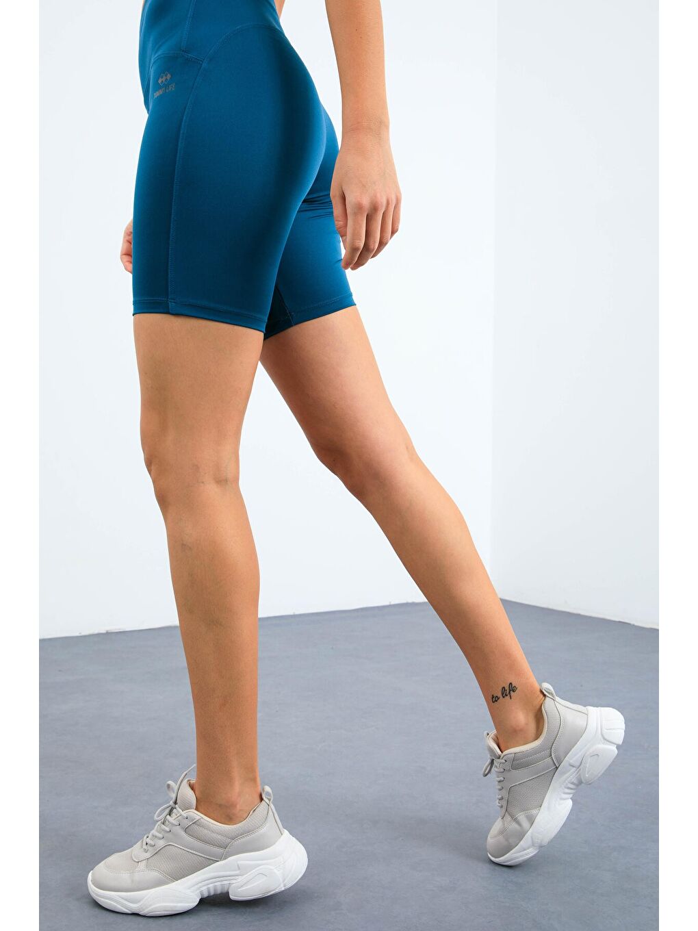 Yeşil Zümrüt Yüksek Bel Toparlayıcı Slim Fit Büstiyer Biker Kadın Tayt Takım - 95303-2