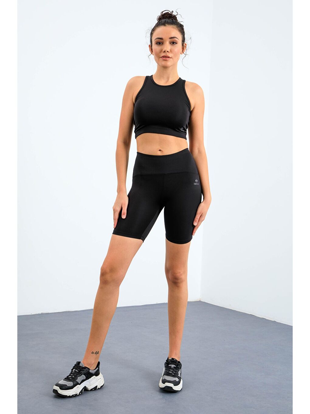 Siyah Yüksek Bel Toparlayıcı Dar Kalıp Crop Biker Kadın Tayt Takım - 95302-1