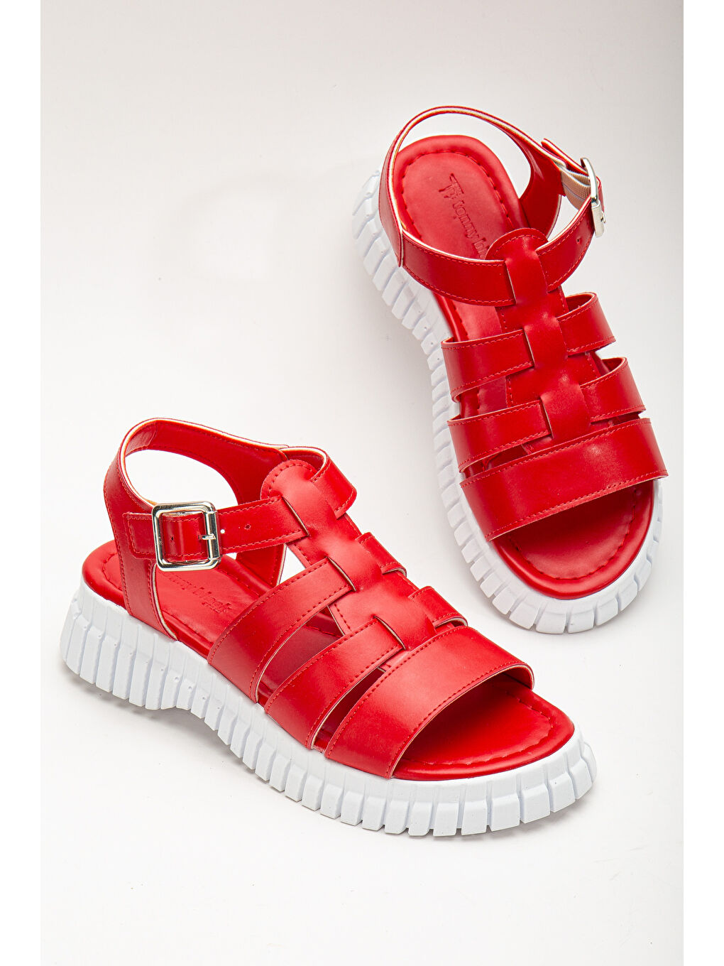 Kadın Kırmızı Bilekten Bağlamalı Üç Bantlı Poli Yüksek Taban Sandalet