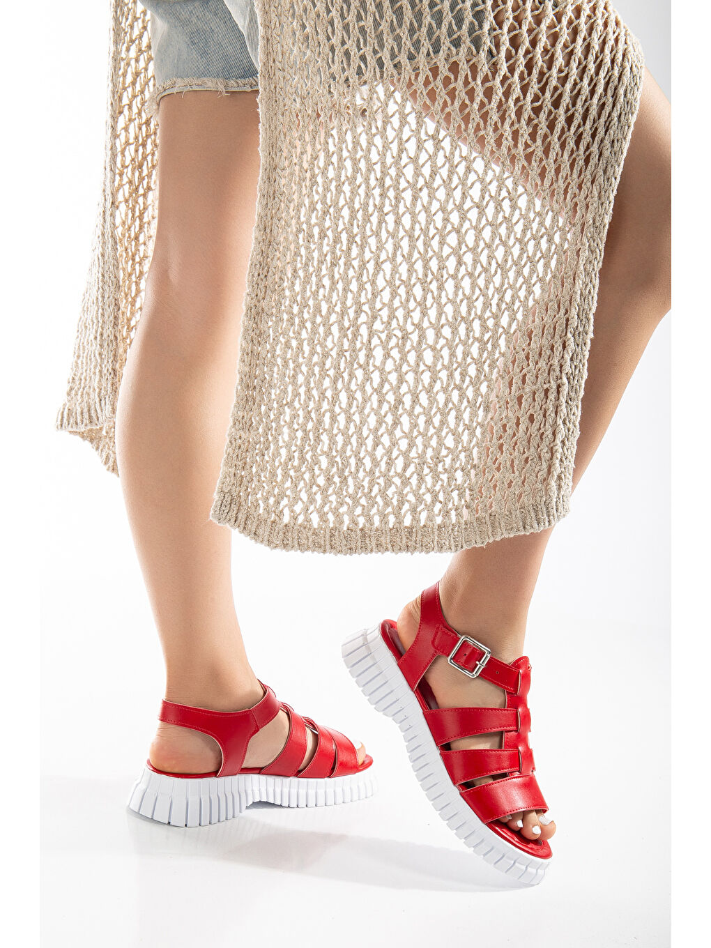 Kadın Kırmızı Bilekten Bağlamalı Üç Bantlı Poli Yüksek Taban Sandalet-1