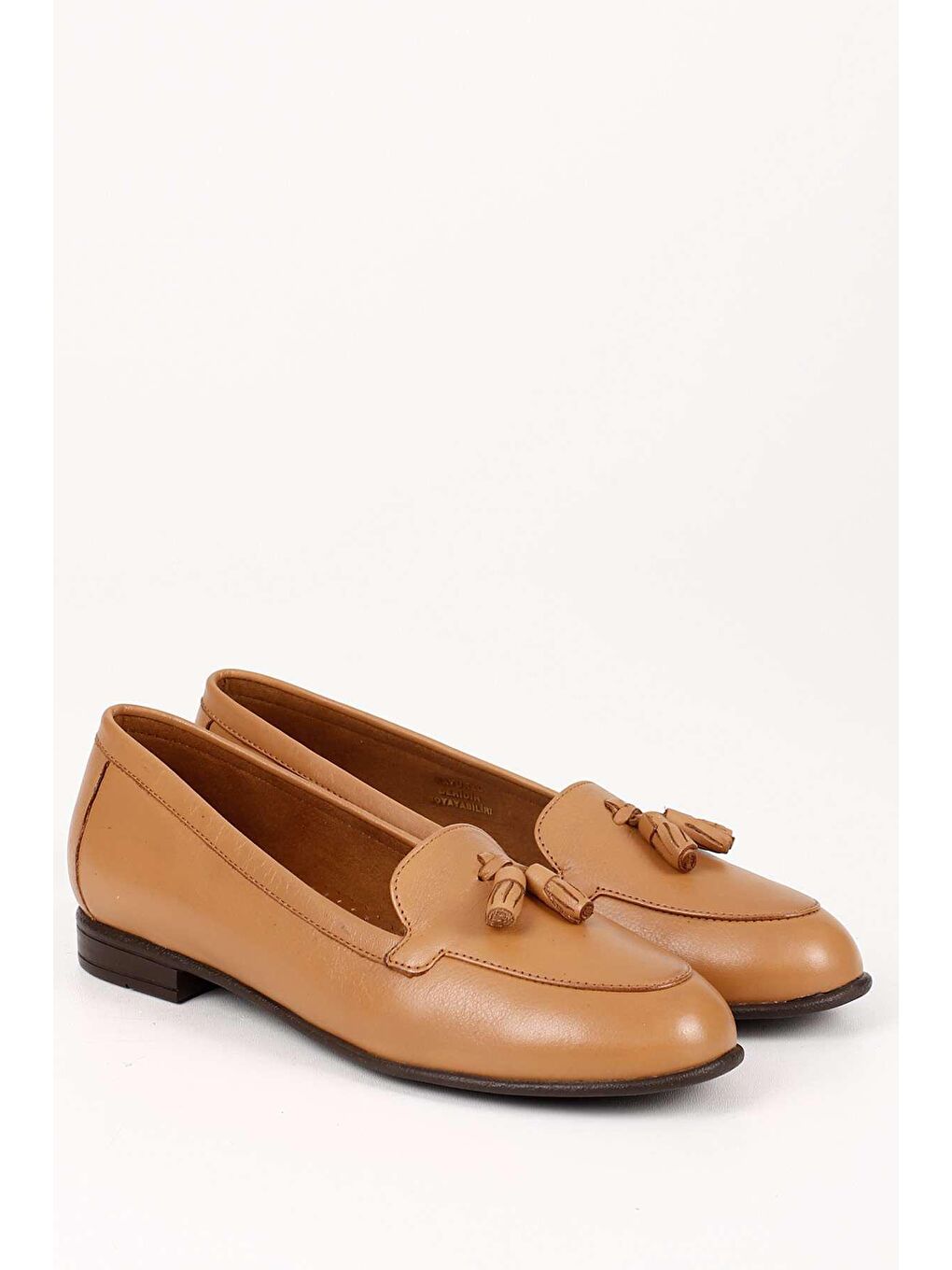 Kahverengi Hakiki Deri Yuvarlak Burun Düz Taban Püsküllü Kadın Babet 24259-1