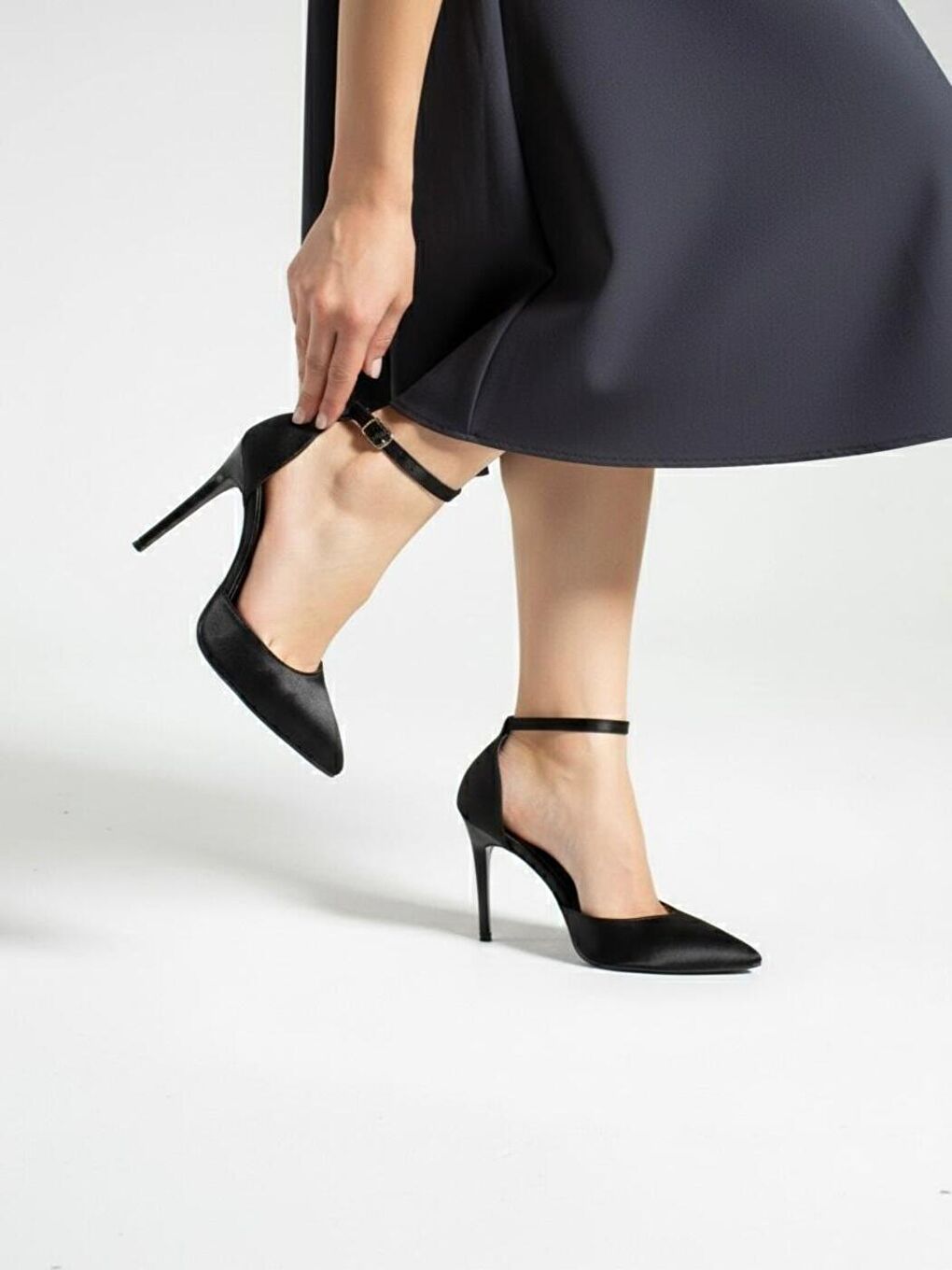 Kadın Monica Bilek Bantlı Yüksek İnce Topuklu Siyah Saten Stiletto-1