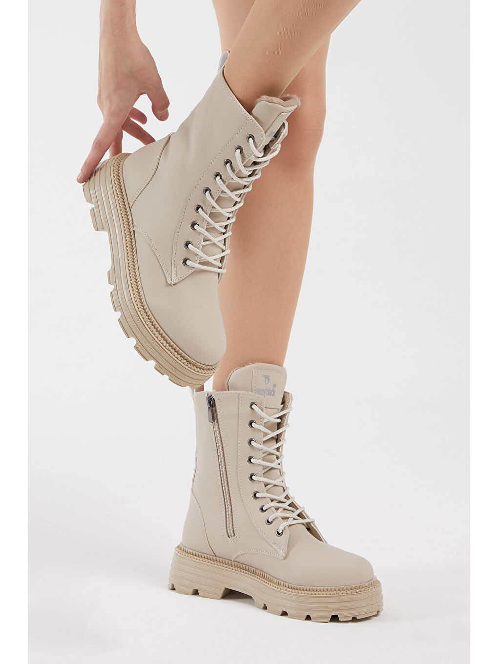 Ekru Kadın Krem Cilt Rahat Kalıp Kalın Taban Bağcıklı ve Fermuarlı Bot-2