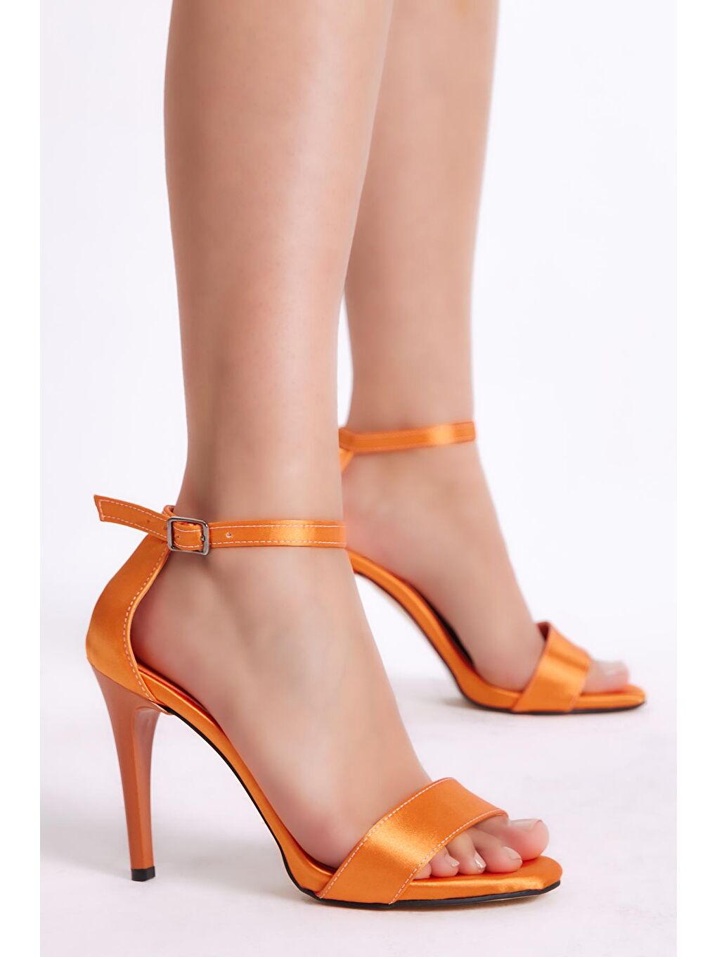 Turuncu Kadın Oranj Saten Gecce Serisi Tek Bantlı İnce Topuklu Ayakkabı