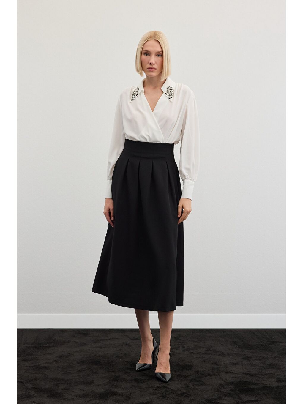 Aksesuar Detaylı Bodysuit Bluz - Ekru-1