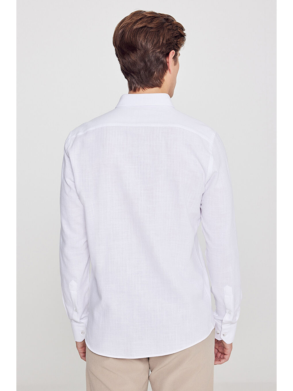 Erkek Beyaz Slim Fit Dar Kesim Gizli Düğmeli Yaka Keten Görünümlü %100 Pamuk Flamlı Gömlek-4