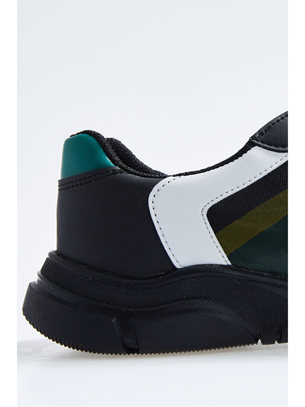 Siyah Bağcıklı Yüksek Taban Suni Deri Detaylı Erkek Spor Ayakkabı - 89117-3