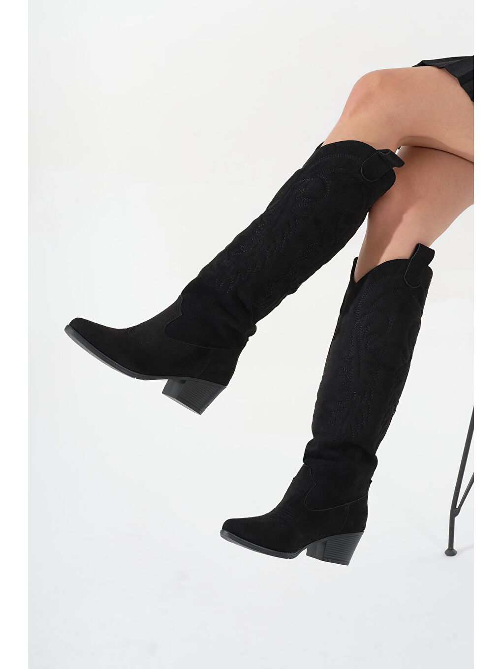 Kadın Siyah Süet Termo Taban Nakışlı Western Kovboy Bot-1