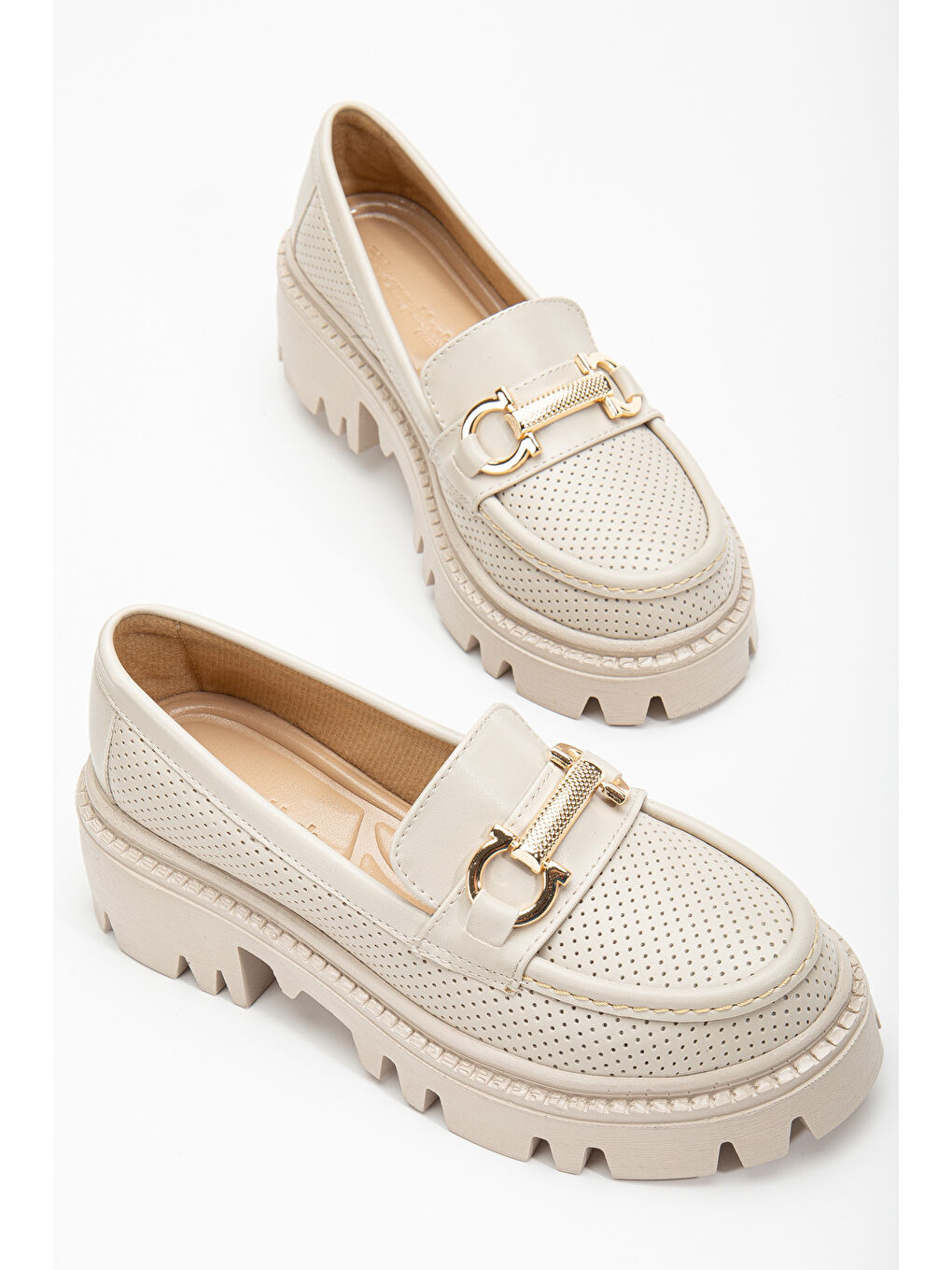 Bej Kadın Ten Cilt Rahat Kalıp Önü Tokalı Kalın Taban Loafer-3