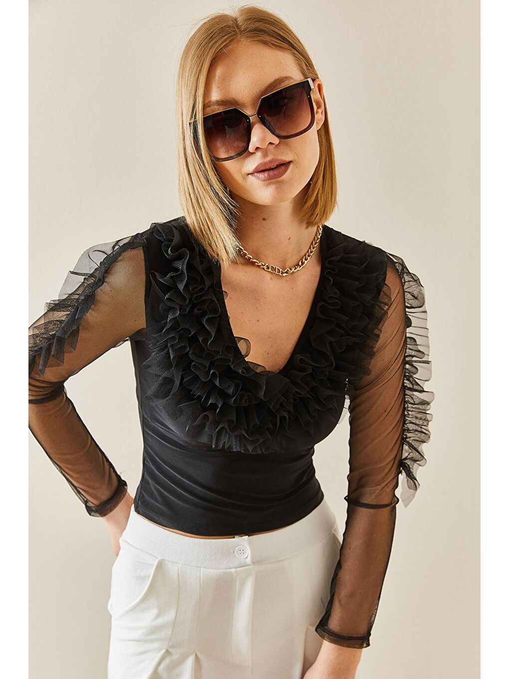 Siyah V Yaka Tütü Detaylı Bluz 3YXK2-47243-02-2