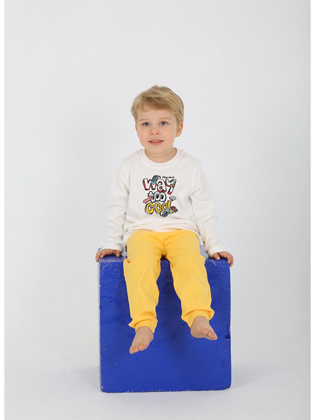 Ekru Bisiklet Yaka Uzun Kollu Erkek Çocuk Pijama Takımı