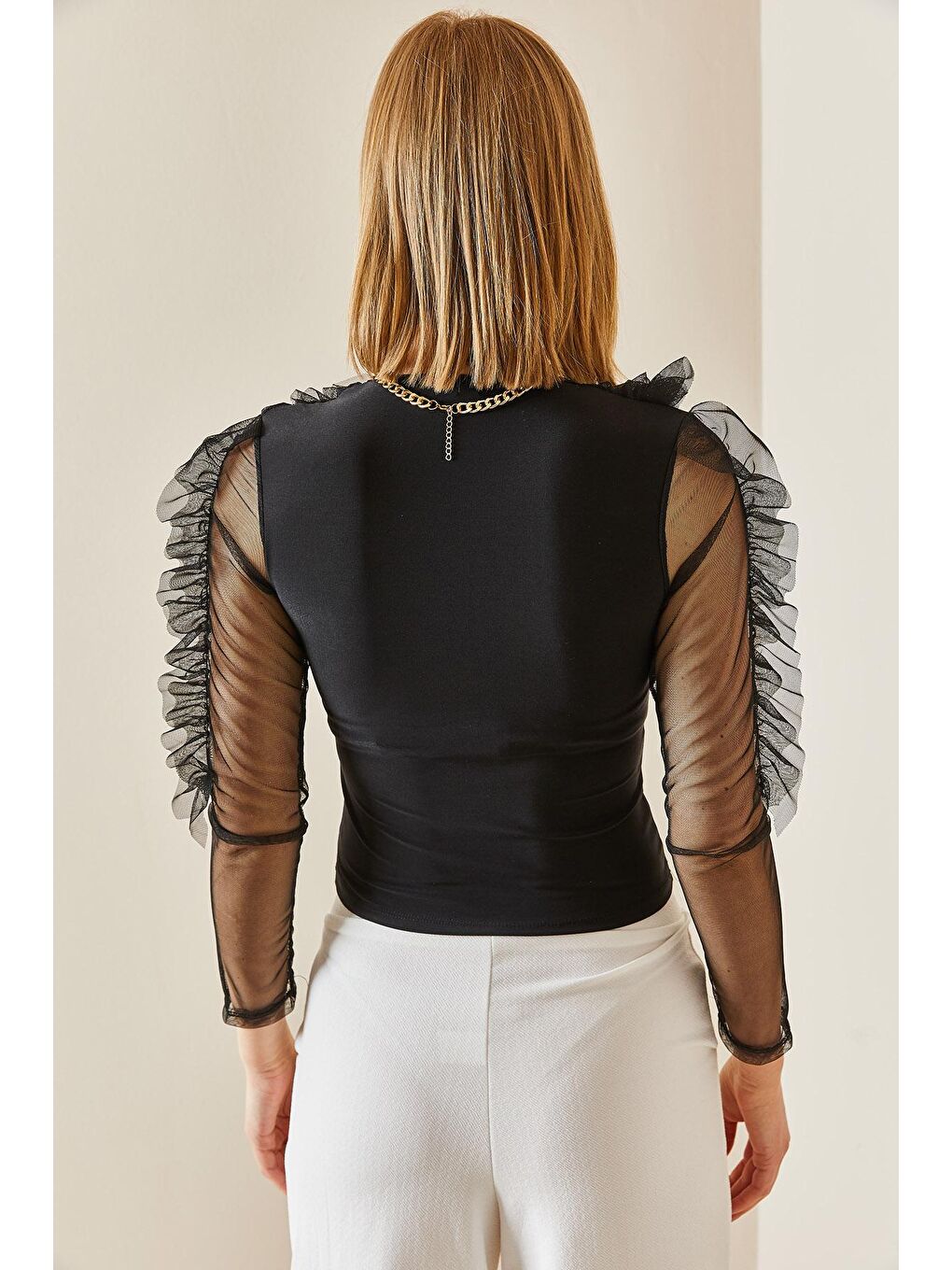 Siyah V Yaka Tütü Detaylı Bluz 3YXK2-47243-02-4