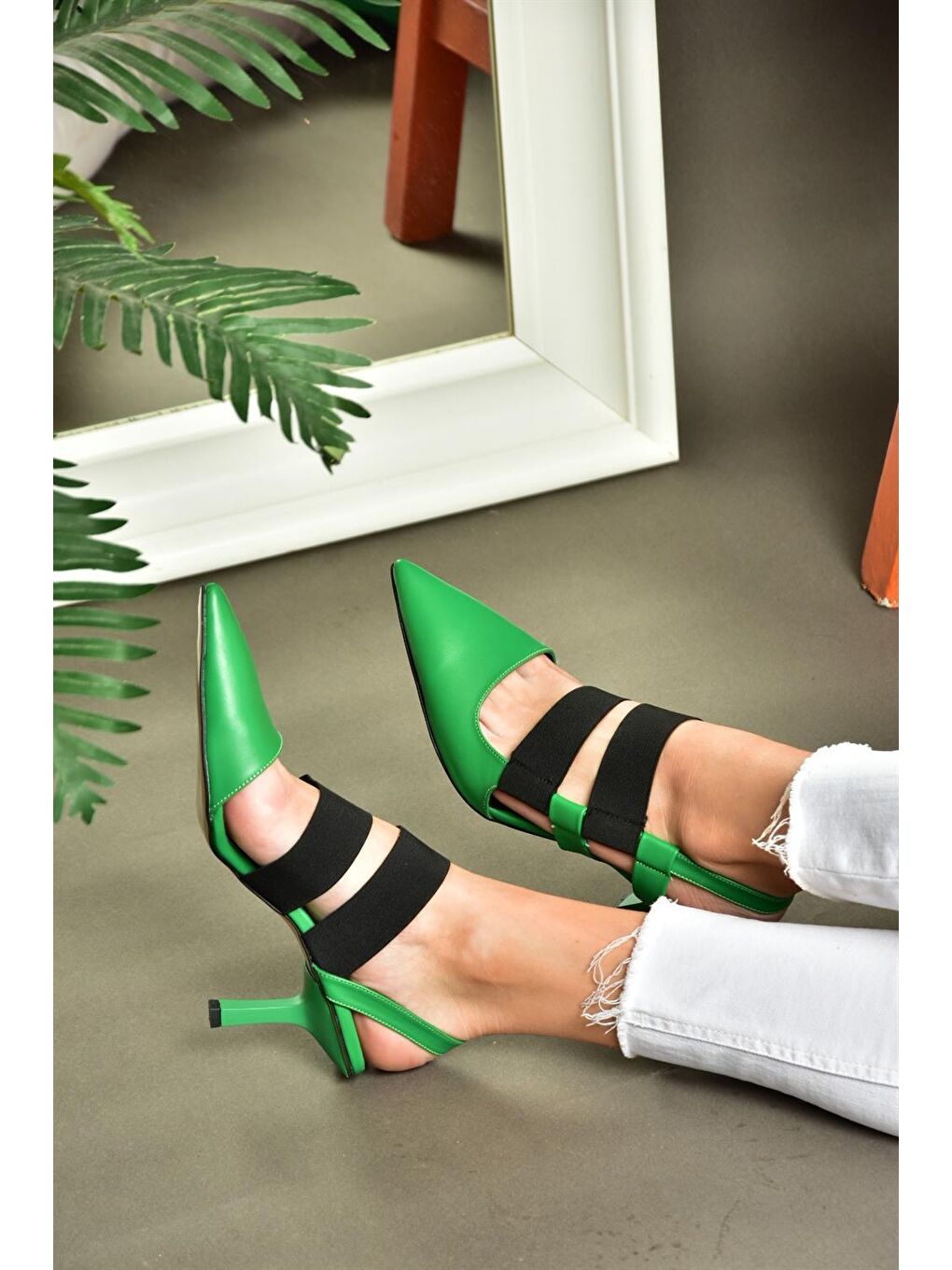 P369141409 Yeşil Sivri Burunlu Topuklu Ayakkabı-1