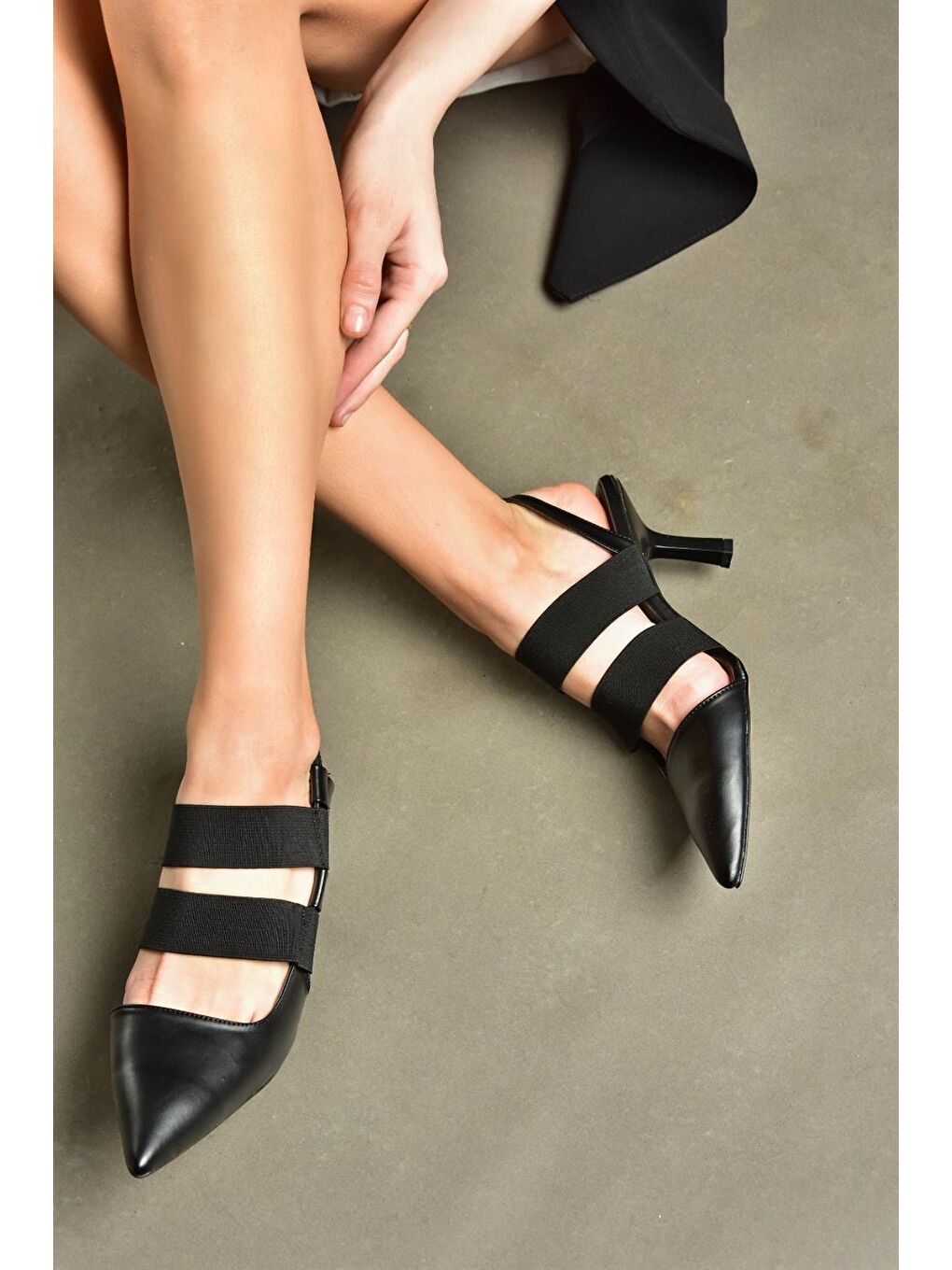 P369141409 Siyah Sivri Burunlu Topuklu Ayakkabı-3