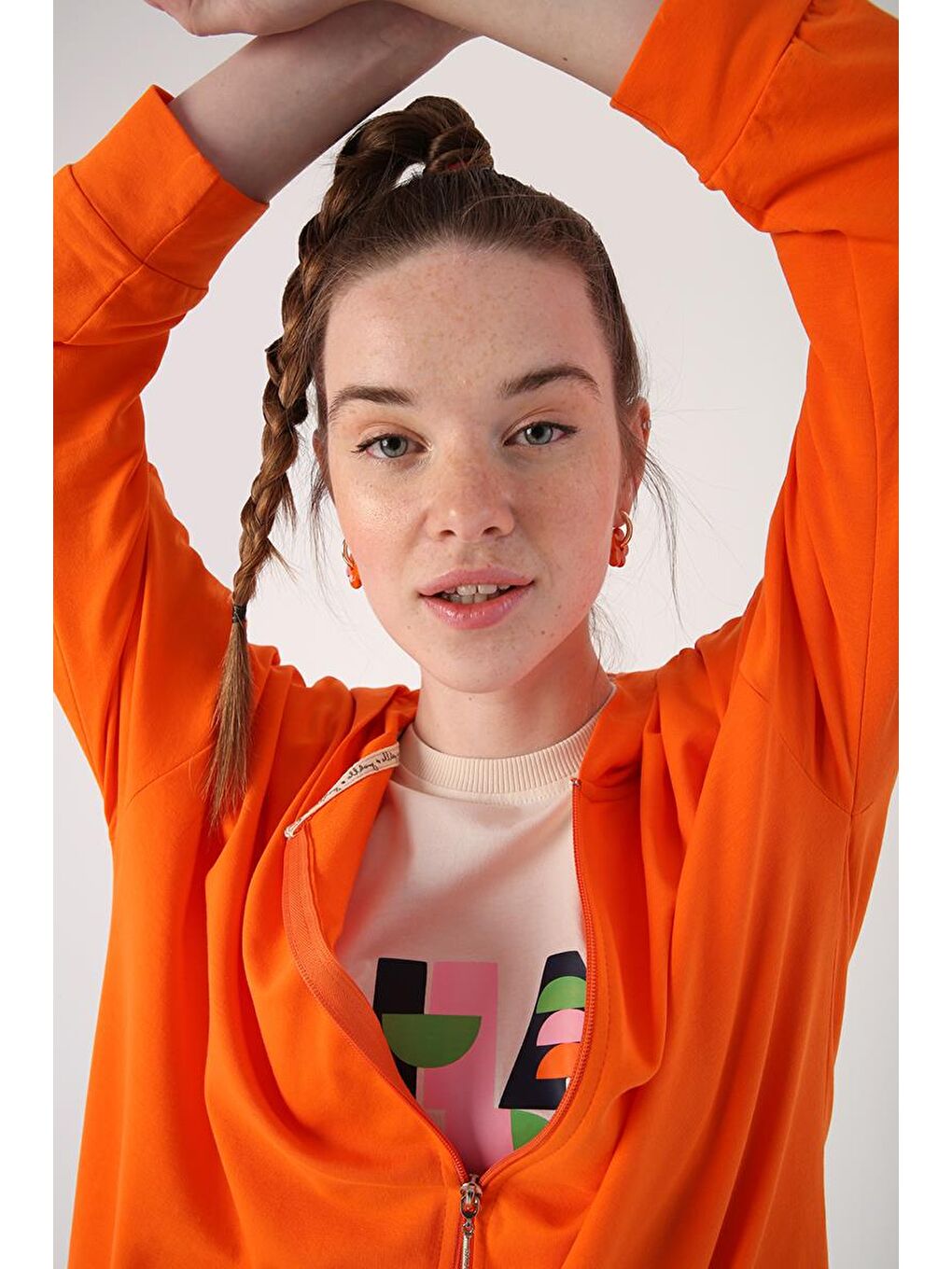 Turuncu Kapüşonlu Fermuarlı Sweat