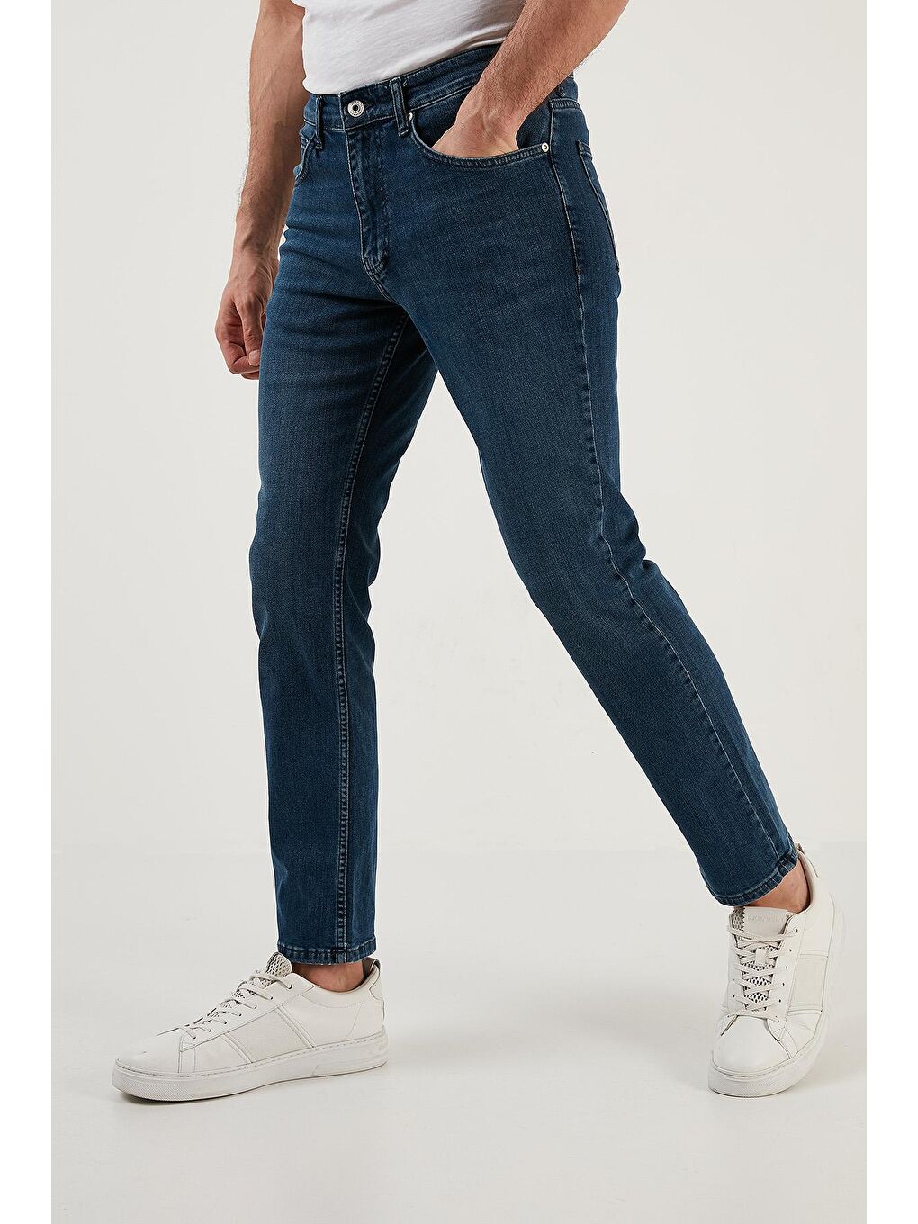 Mavi Pamuklu Yüksek Bel Comfort Fit Boru Paça Jeans 4400M061TEXAS-2