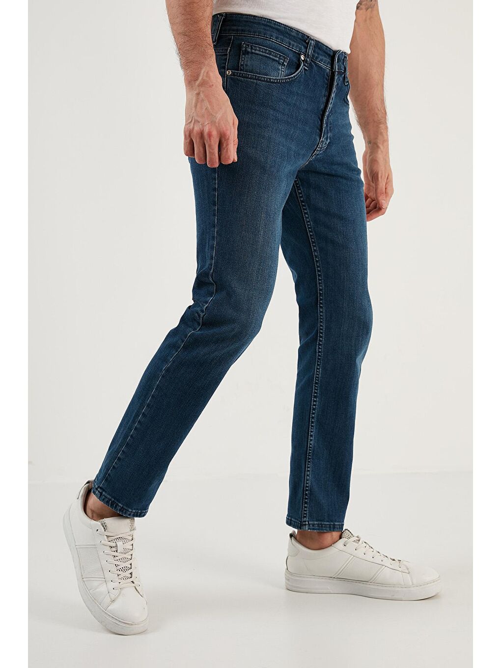 Mavi Pamuklu Yüksek Bel Comfort Fit Boru Paça Jeans 4400M061TEXAS-3