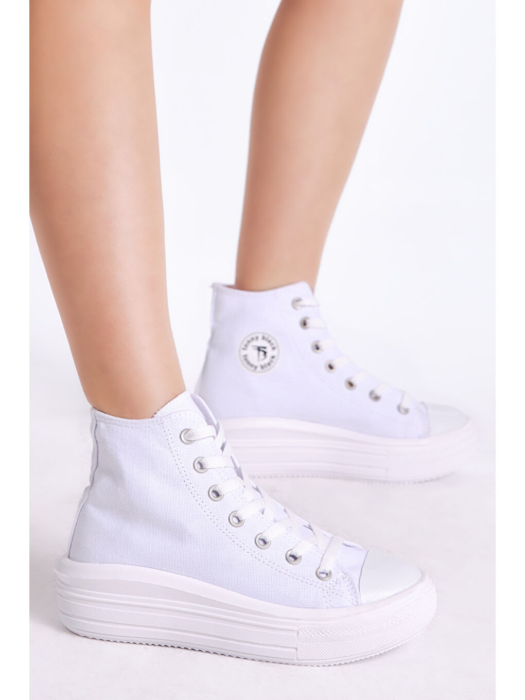 Kadın Beyaz Rahat Kalıp Kalın Tabanlı Uzun Spor Ayakkabı