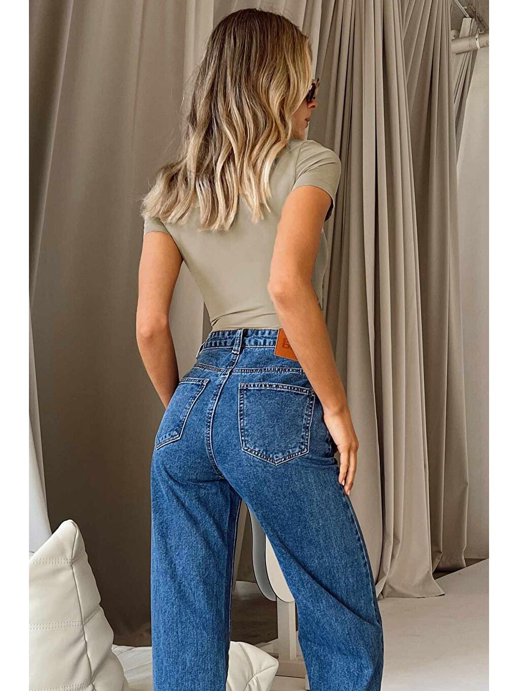 Bej Bisiklet Yaka Basic Kadın Tişört Mg1725-1