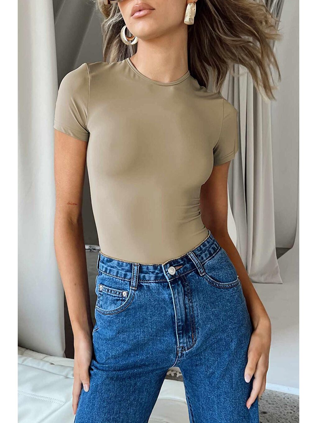 Bej Bisiklet Yaka Basic Kadın Tişört Mg1725-2