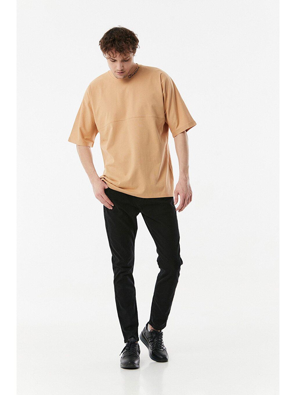 Sarı Baskılı Bisiklet Yaka Oversize Tişört-3