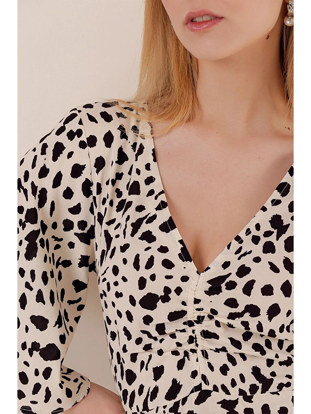 Bej Taş V Yaka Kısa Kol Desenli Elbise-3