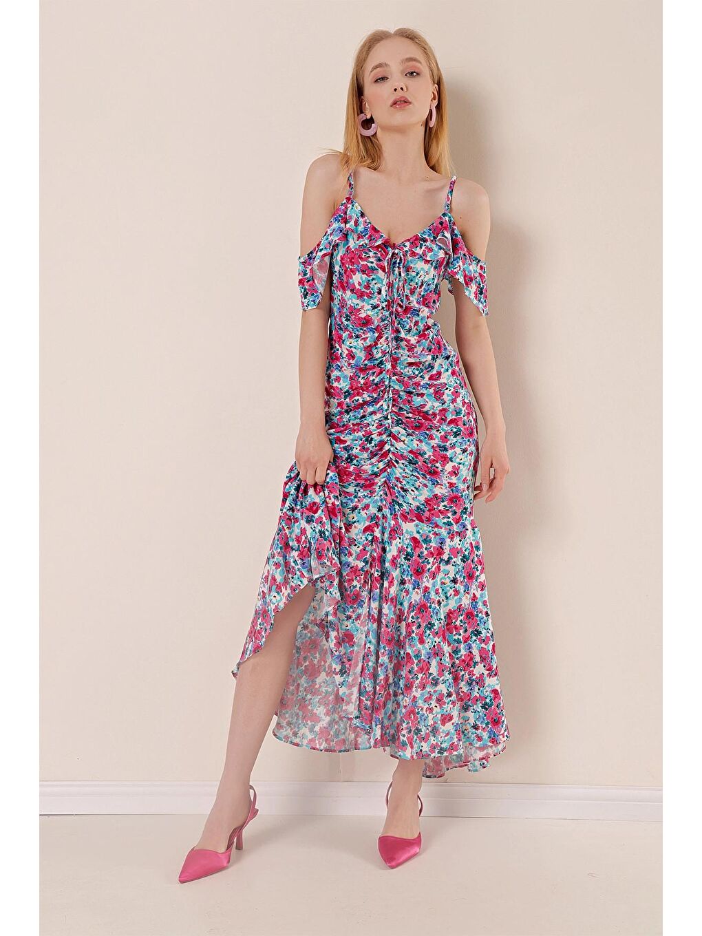 Pembe Askılı Yırtmaçlı Desenli Balık Elbise