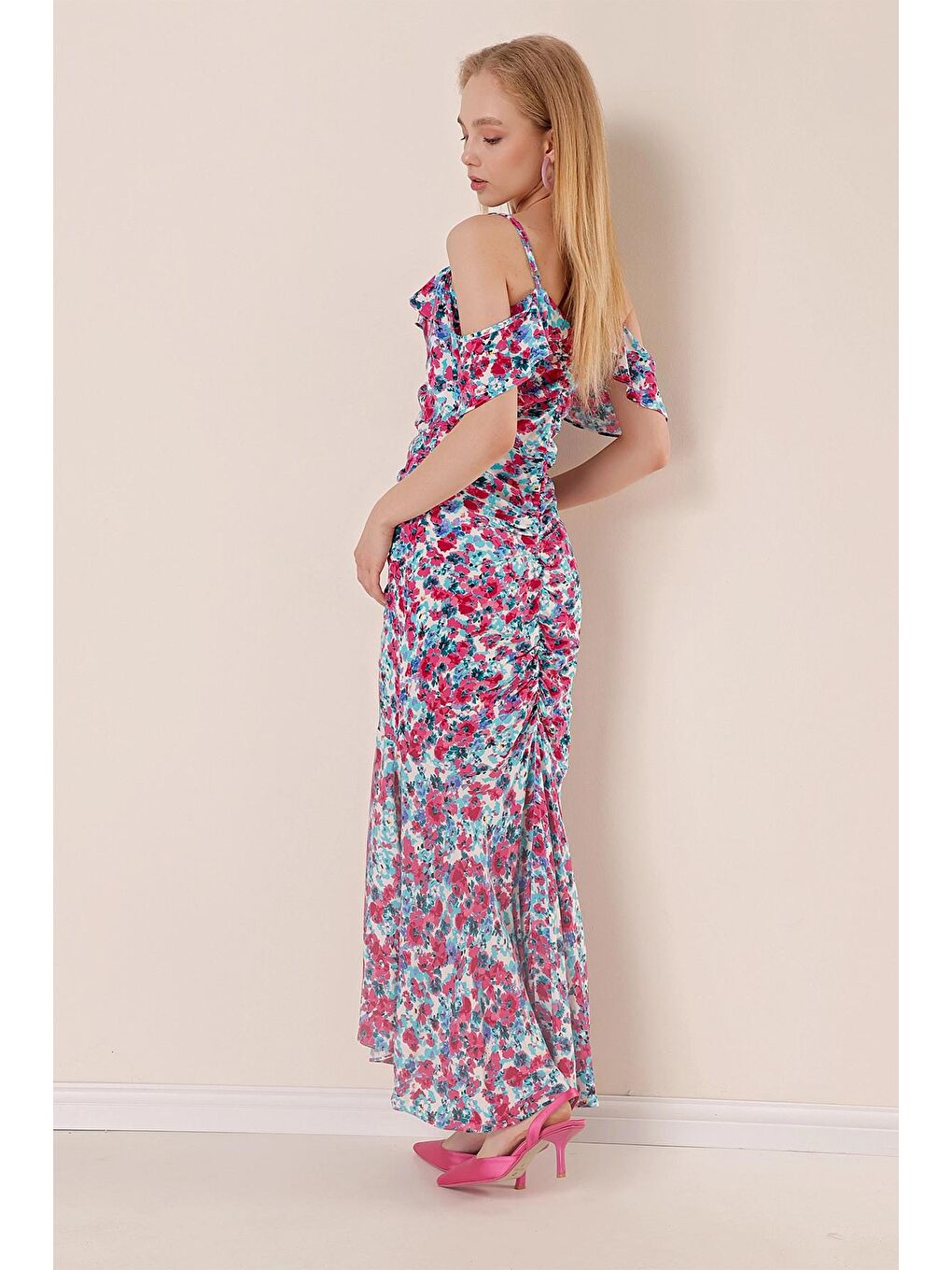 Pembe Askılı Yırtmaçlı Desenli Balık Elbise-4