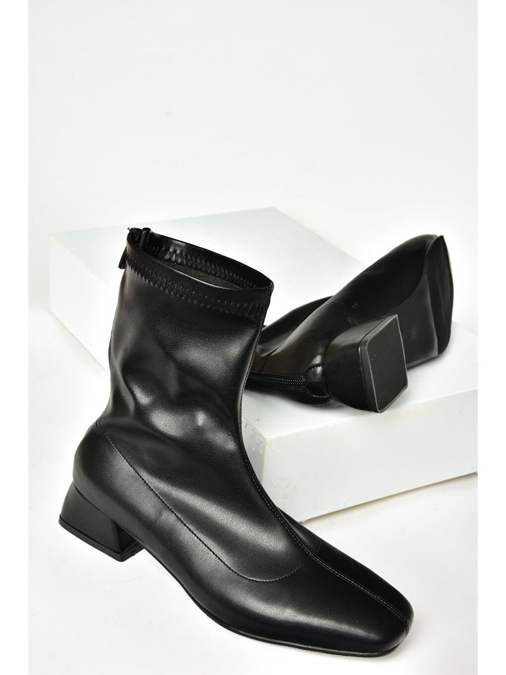 T6427490 Siyah Kadın Bot-2