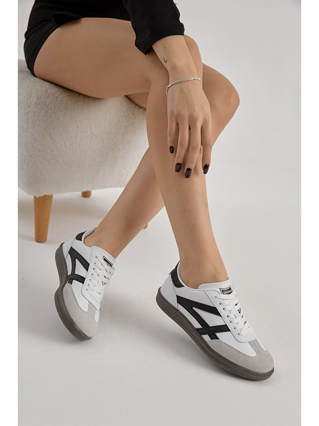 Unisex Beyaz Siyah Termo Taban Yanı Şeritli Bağcıklı Spor Ayakkabı-1