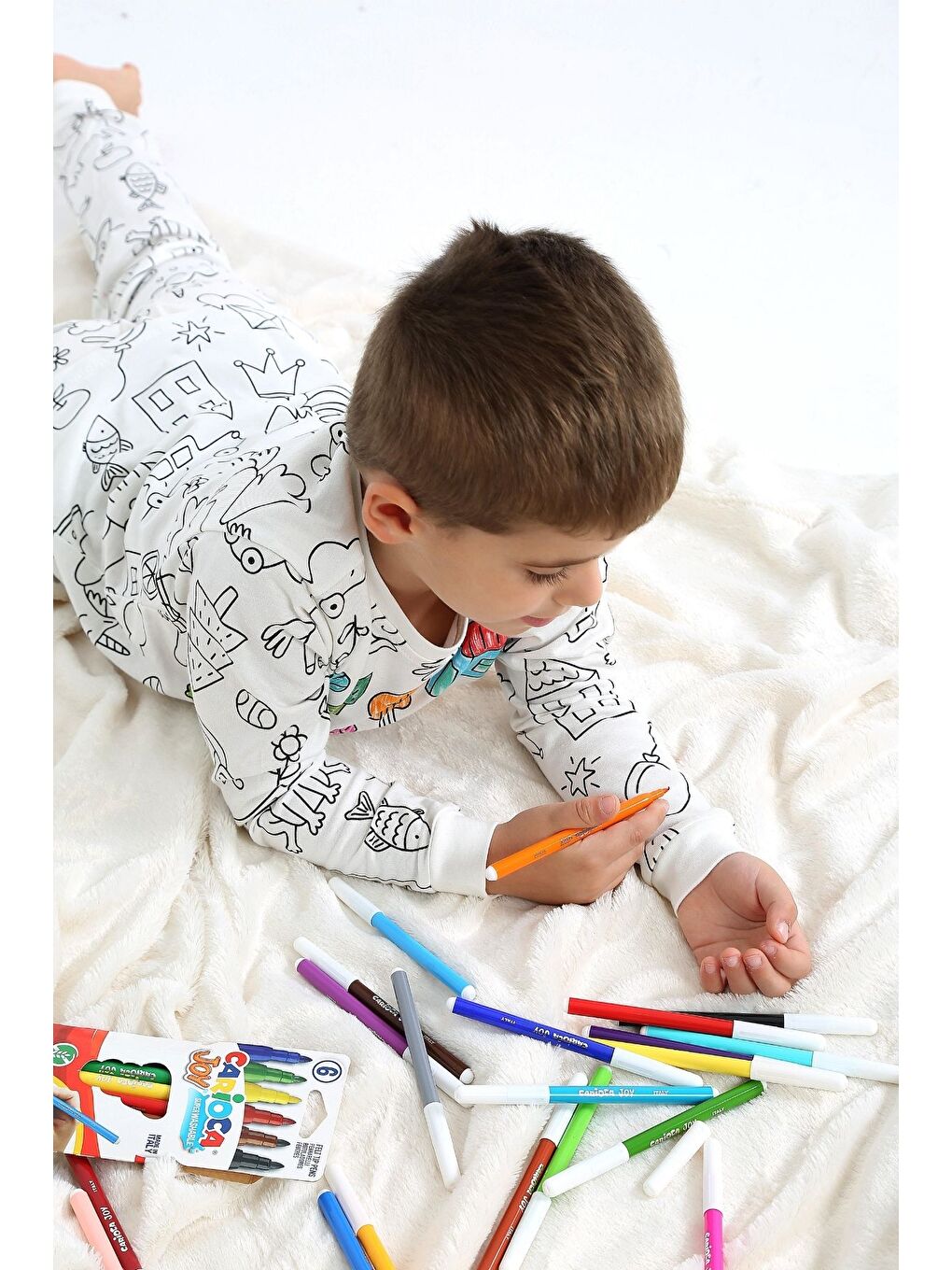 Beyaz Uzun Kollu Kalem Hediye Boyanabilir Çocuk Pijama Takımı-1
