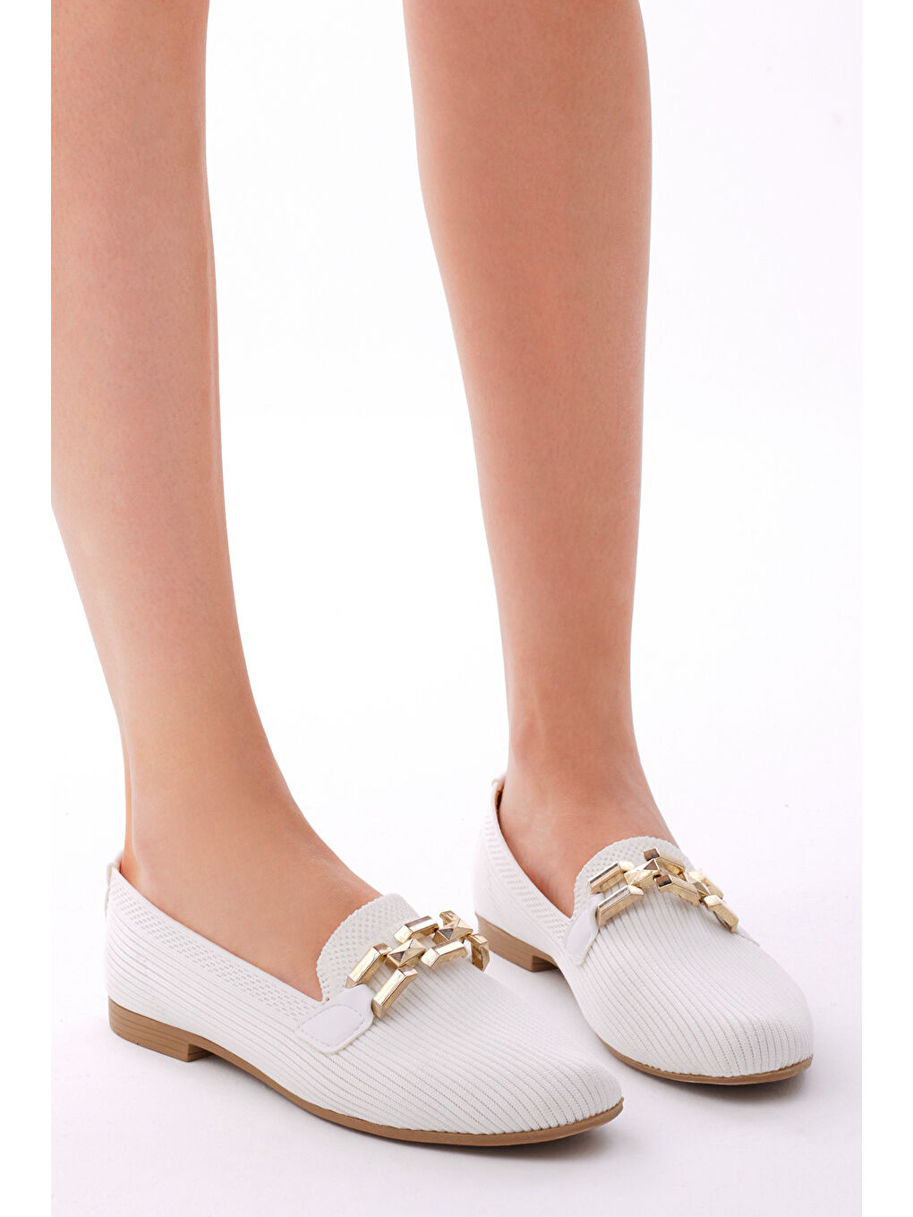 Kadın Beyaz Rahat Kalıp Tokalı Örgü Babet-1