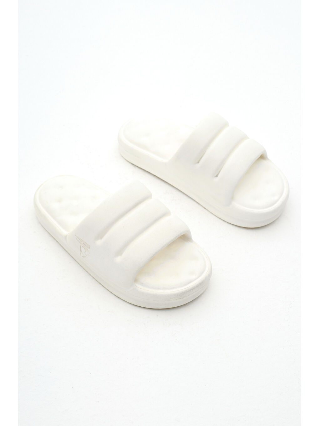 Kadın Beyaz Rahat Kalıp Dilimli Model Önü Açık Eva Terlik-3